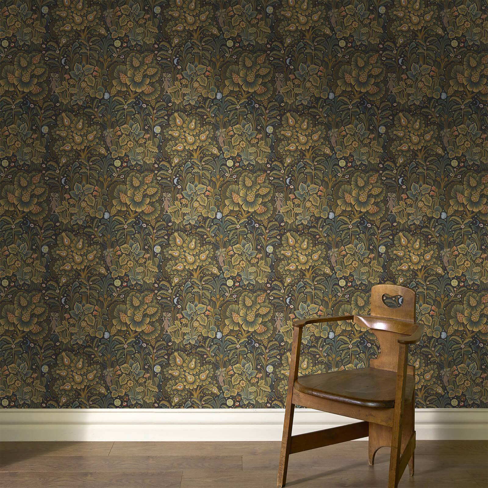 a chair in a room