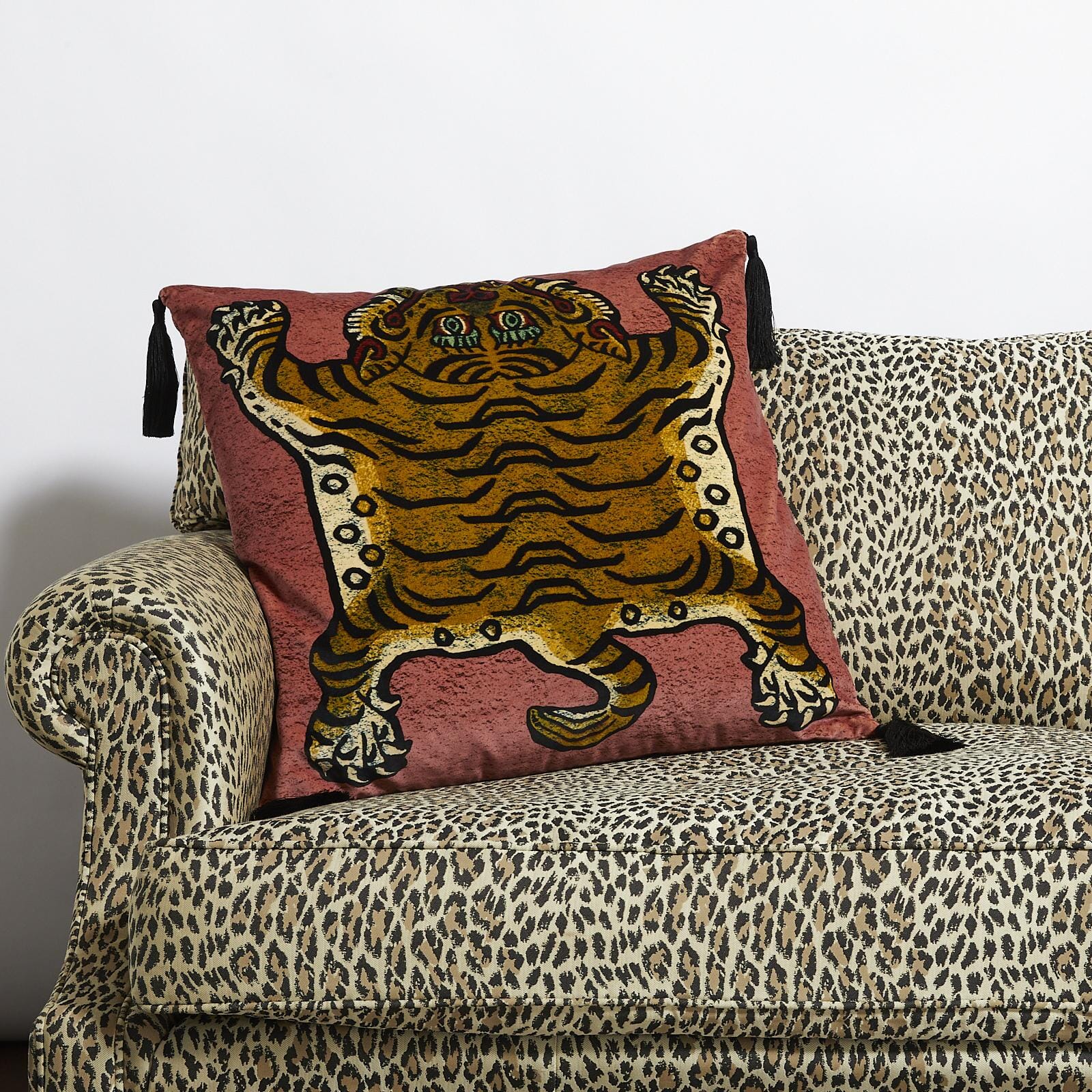 SABER Large Tassel Velvet Cushion - Pink